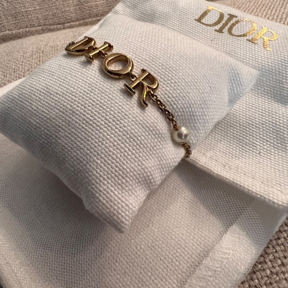 DIOR Gold-Finish Chain with Resin Pearls Bracelet - Picture 4 of 6